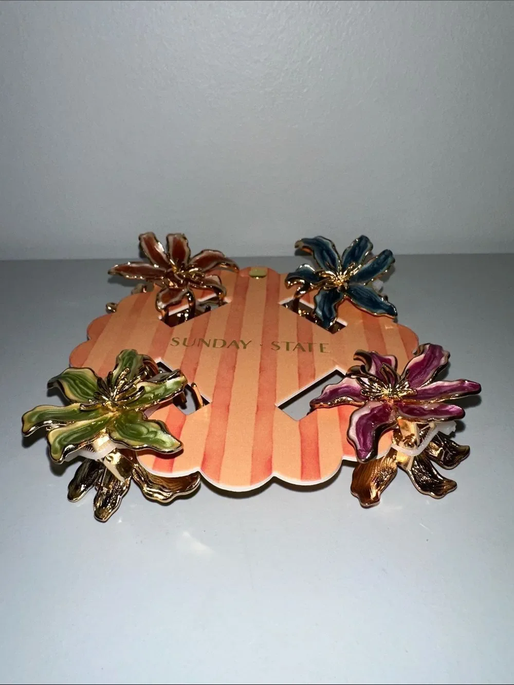SUNDAY • STATE green blue burgundy purple gold tone flower shaped hair clips 4pc